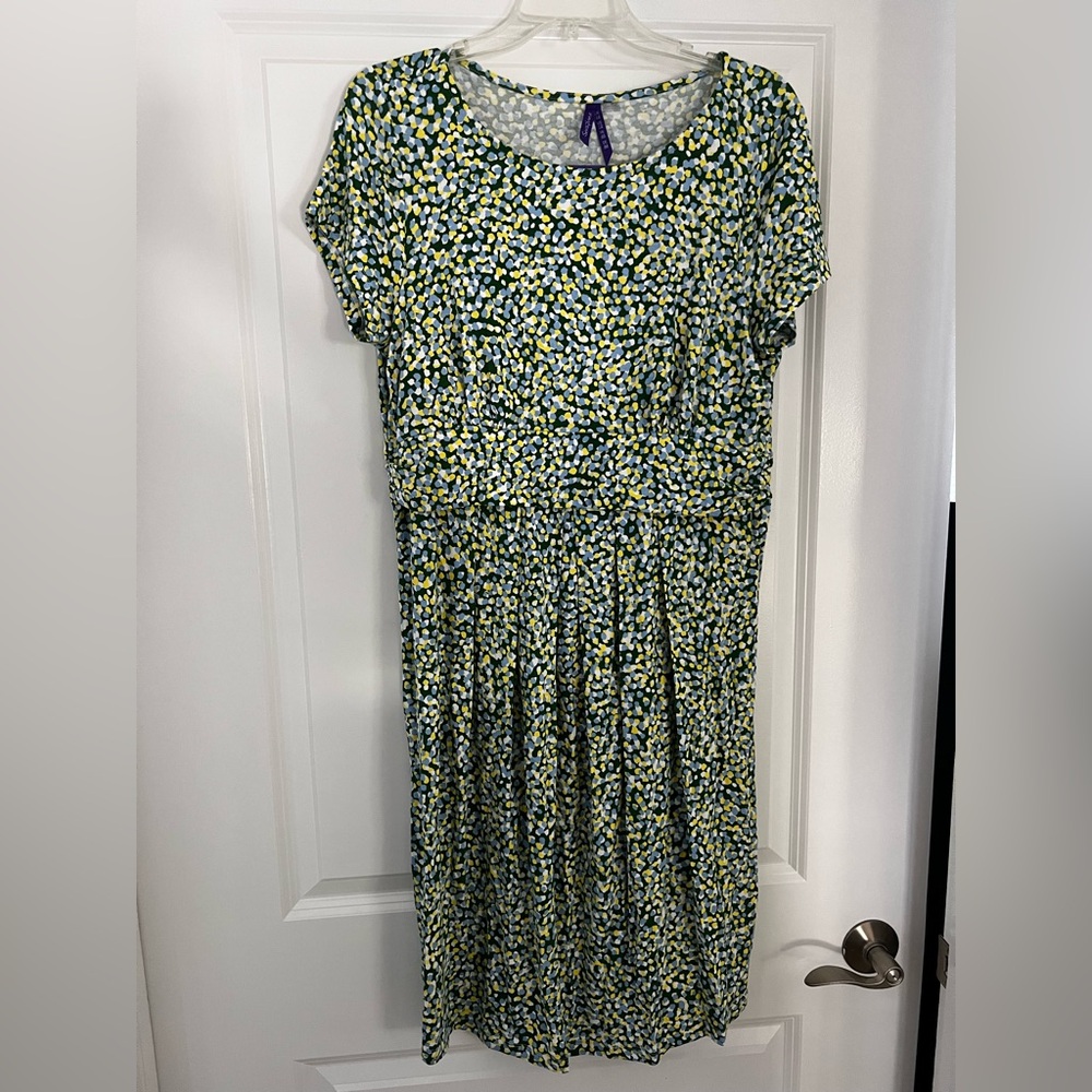 NWT. Seraphine Green Print Jersey Maternity & Nursing Dress.